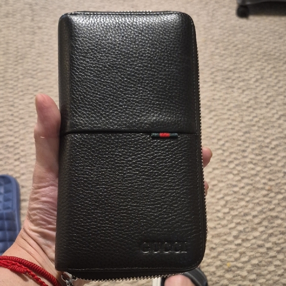 Gucci Black Textured Leather Wallet - Picture 1 of 3